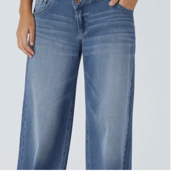 New Women's Halara Flex Asymmetric Low Rise Baggy Wide Leg Casual Jeans - Picture 2 of 3